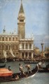 Rückkehr des Bucentoro zum Molo am Himmelfahrtstag Detail Canaletto